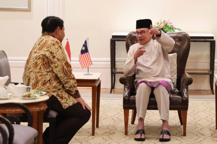 Pertemuan tersebut, menurut Perdana Menteri Malaysia membahas isu-isu penting yang menjadi kepentingan bersama termasuk hubungan bilateral kedua negara.
