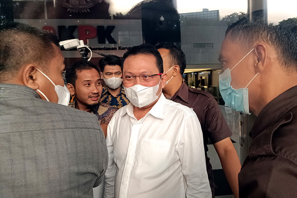 Komisi Pemberantasan Korupsi (KPK) memeriksa Sekretaris Mahkamah Agung (MA) Hasbi Hasan dan mantan Komisaris PT Wika Beton Dadan Tri Yudianto sebagai saksi dalam penyidikan kasus dugaan suap penanganan perkara di MA.