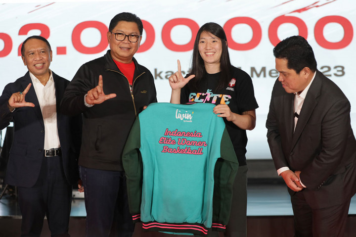 Apresiasi diberikan Bank Mandiri dalam bentuk dana pembinaan senilai Rp2 miliar, serta perlindungan jiwa dari perusahaan anak AXA Mandiri Financial Services melalui produk Asuransi Mandiri Corporate Life Plan ?dengan total nilai pertanggungan Rp11,5 miliar untuk atlet dan staf pelatih tim basket putri tersebut. 