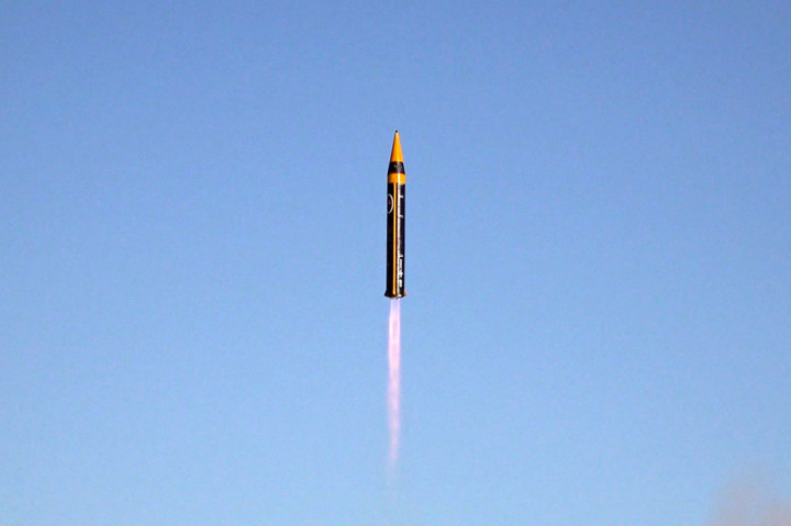 Menurut media pemerintah, kecepatan rudal taktis dengan mobilitas tinggi tersebut dapat mencapai Mach 16 di luar atmosfer dan Mach 8 di dalam atmosfer.