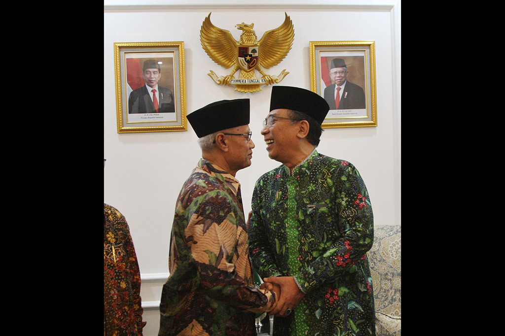 Sementara itu, Ketua Umum PBNU Yahya Cholil Staquf menyambut baik kedatangan rombongan PP Muhammadiyah di Kantor Pusat PBNU tersebut.