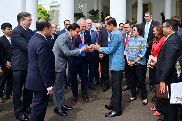Lebih lanjut, Menkeu mengatakan, Presiden Jokowi menekankan bahwa Indonesia sebagai negara di dalam pusat pergolakan geopolitik perlu untuk melakukan kolaborasi dan kerja sama global dengan semua pihak.
