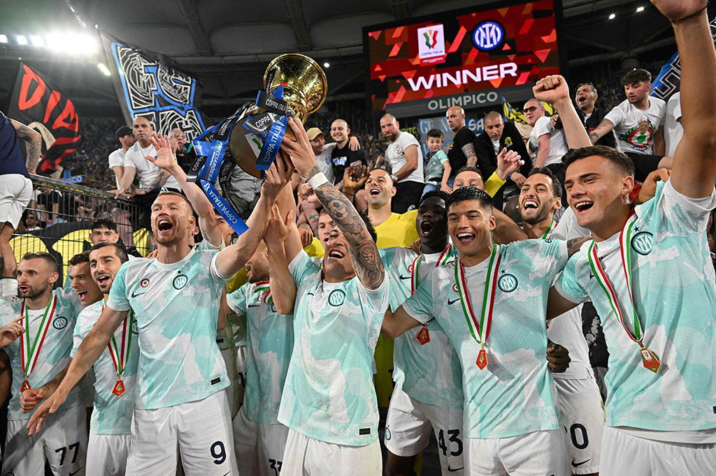 Inter Milan menjadi juara Piala Italia (Coppa Italia) 2022/23 setelah mengalahkan Fiorentina 2-1 di Stadion Olimpico, Kamis dini hari WIB. Dua gol Nerazzurri dicetak oleh Lautaro Martinez. Penggawa Inter pun berpesta.
