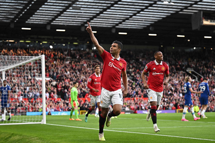 Pada menit ke-6 tim tamu tertinggal ketika Casemiro mendapatkan sundulan bebas memanfaatkan tendangan bebas Christian Eriksen.