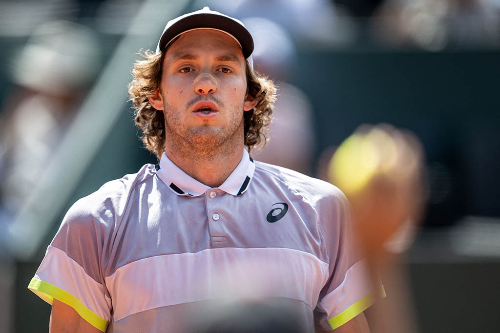 Nicolas Jarry dari luar mengalahkan Grigor Dimitrov dalam set langsung di final Geneva Open pada Sabtu, 27 Mei 2023 untuk bangkit ke Prancis Terbuka minggu depan didukung oleh gelar lapangan tanah liat.