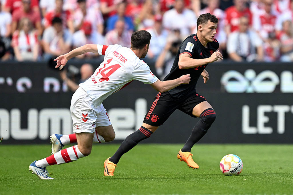 Bayern Muenchen secara dramatis berhasil menjuarai trofi Liga Jerman musim 2022/23 setelah menang tipis 2-1 atas Cologne di laga pekan ke-34 Bundesliga di Rhein Energie Stadium pada Sabtu , 27 Mei 2023 malam WIB.