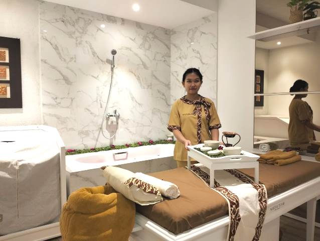 Rileksasi total yang bisa dilakukan di Martha Tilaar Spa Express Brebes. (Foto: Dok. Medcom.id/Yatin Suleha)