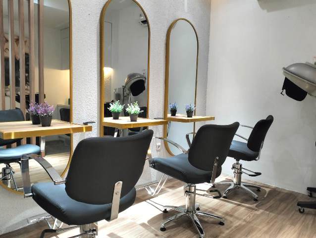 Terdapat salon yang menambah treatment kecantikan. (Foto: Dok. Medcom.id/Yatin Suleha)