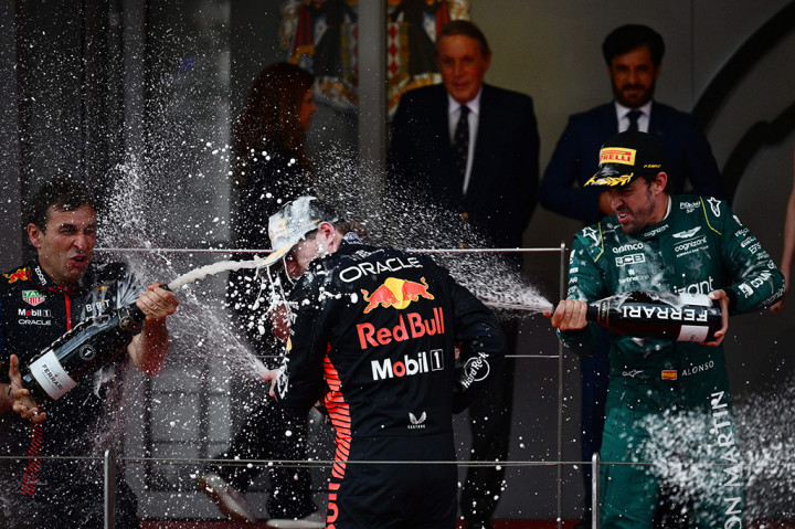 Ia berada di depan Fernando Alonso dari Aston Martin dan Esteban Ocon dari Alpine, yang masing-masing mengoleksi 18 dan 15 poin dari balapan di Monako. Keduanya masing-masing terpaut 27,9 detik dan 36,9 detik dari Verstappen.