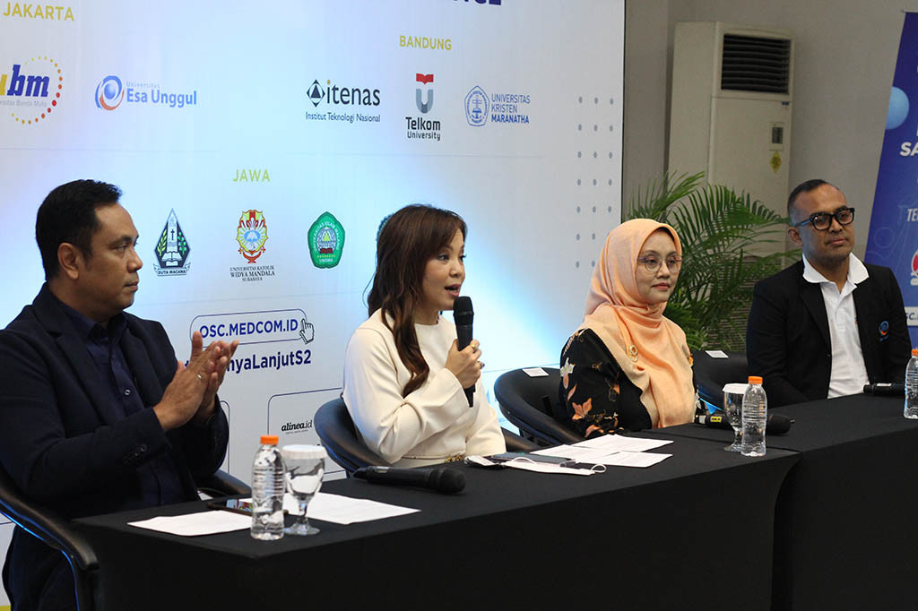 Indra mengungkapkan pendaftar berasal dari berbagai wilayah di Indonesia. Hal ini lantaran sosialisasi begitu masif di berbagai platform.