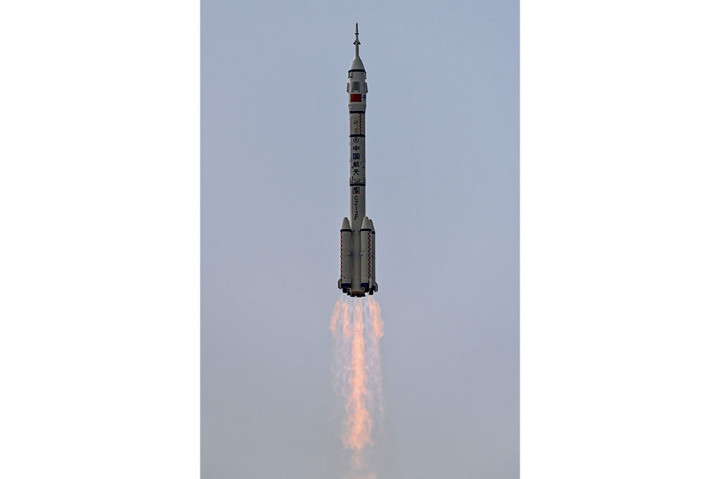 Pesawat Shenzhou akan berlabuh di modul inti stasiun ruang angkasa Tianhe.