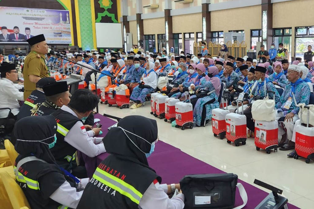 Kepala Bidang Penyelenggaraan Haji dan Umrah Armet Dachil menjelaskan, hingga hari ini total jemaah yang sudah diberangkatkan melalui Embarkasi Palembang berjumlah 1.075 jamaah, termasuk 15 petugas.