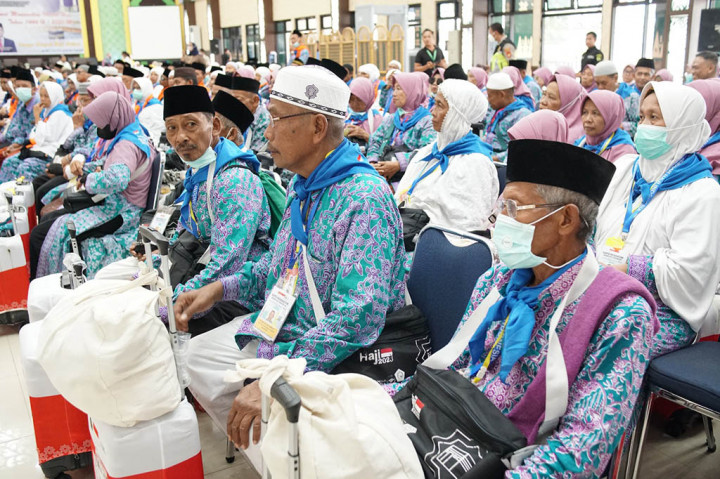 Satu jemaah meninggal dunia atas nama Turiyah (71), dan empat jemaah masih dalam perawatan di rumah sakit rujukan.