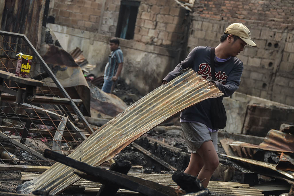 Sampai saat ini penyebab kebakaran masih dalam tahap penyelidikan.