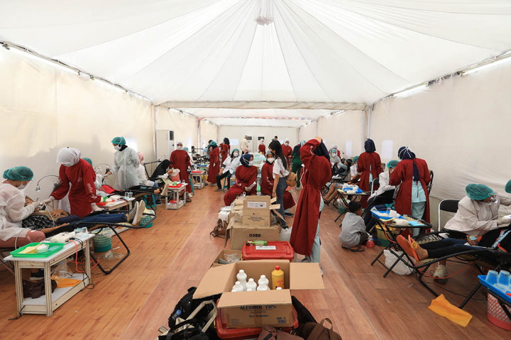 Wakil Ketua Panitia Waisak Karuna Murdaya mengatakan bakti sosial kesehatan yang melibatkan sejumlah rumah sakit ini menargetkan 8.000 pasien.