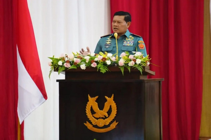 Prajurit TNI harus menjadi patriot, prajurit yang profesional, modern dan tangguh agar dapat menjalankan tugas yang dipercayakan oleh negara dengan baik. Sebagai Panglima TNI, saya juga telah mencanangkan visi dan misi yang sejalan dengan kebijakan politik negara yaitu menjadikan TNI yang kuat agar rakyat kita bermartabat.