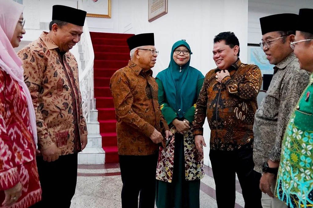 Wapres pun menyampaikan kesediannya untuk hadir apabila waktunya memungkinkan.