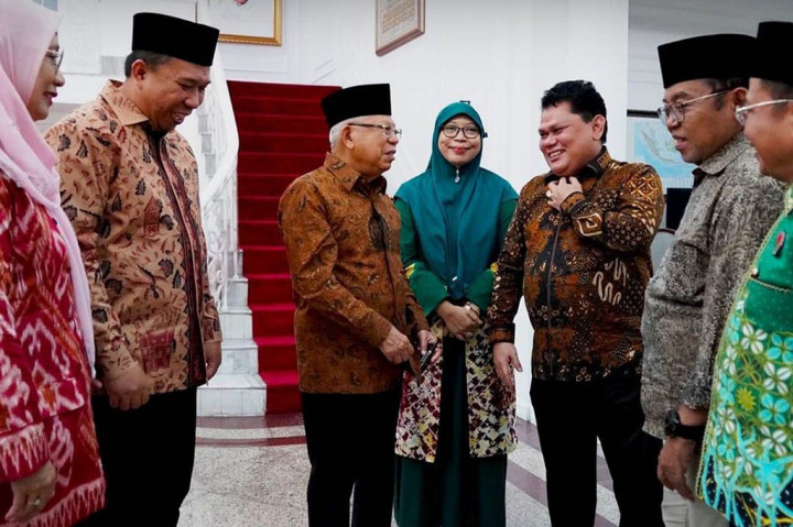 Wapres pun menyampaikan kesediannya untuk hadir apabila waktunya memungkinkan.