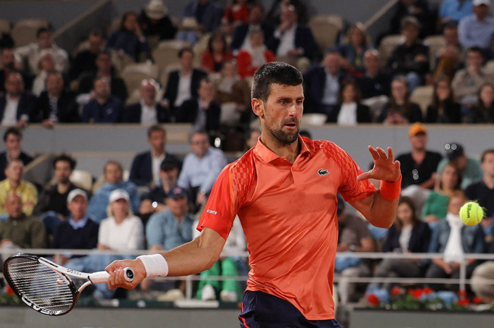 Petenis Serbia Novak Djokovic menepis kehebohan seputar komentarnya baru-baru ini tentang konflik di Kosovo dengan lolos ke babak ketiga French Open, Rabu, 31 Mei 2023 dengan mengatakan bahwa pernyataannya itu mencerminkan apa yang dia perjuangkan.