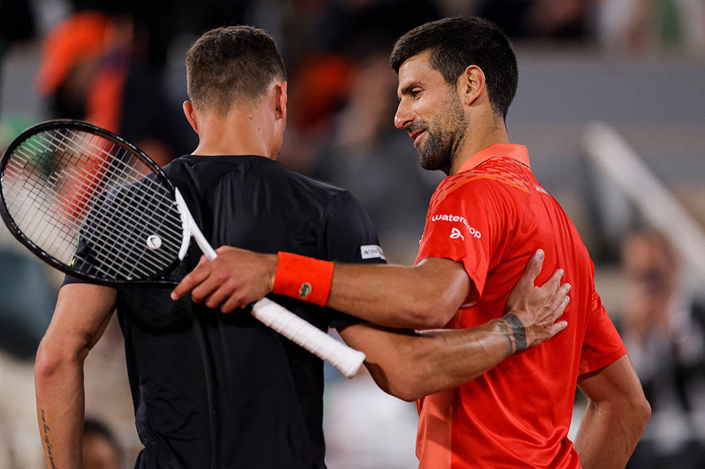 Juara dua kali di Roland Garros itu selanjutnya akan menghadapi unggulan ke-29 asal Spanyol Alejandro Davidovich Fokina untuk memperebutkan tempat di babak keempat, Jumat. 