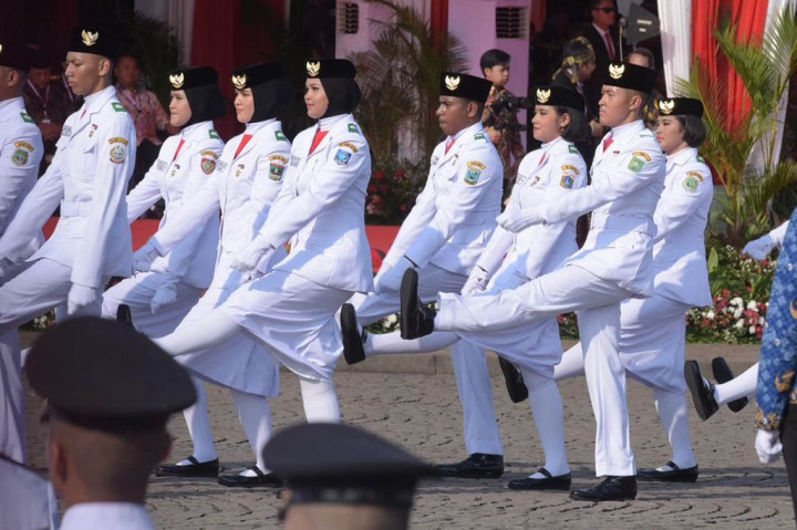 Upacara hari lahir Pancasila ini melibatkan lebih dari 4.000 orang yang terdiri dari pasukan upacara, tamu undangan, peserta upacara, petugas, dan panitia upacara. 
