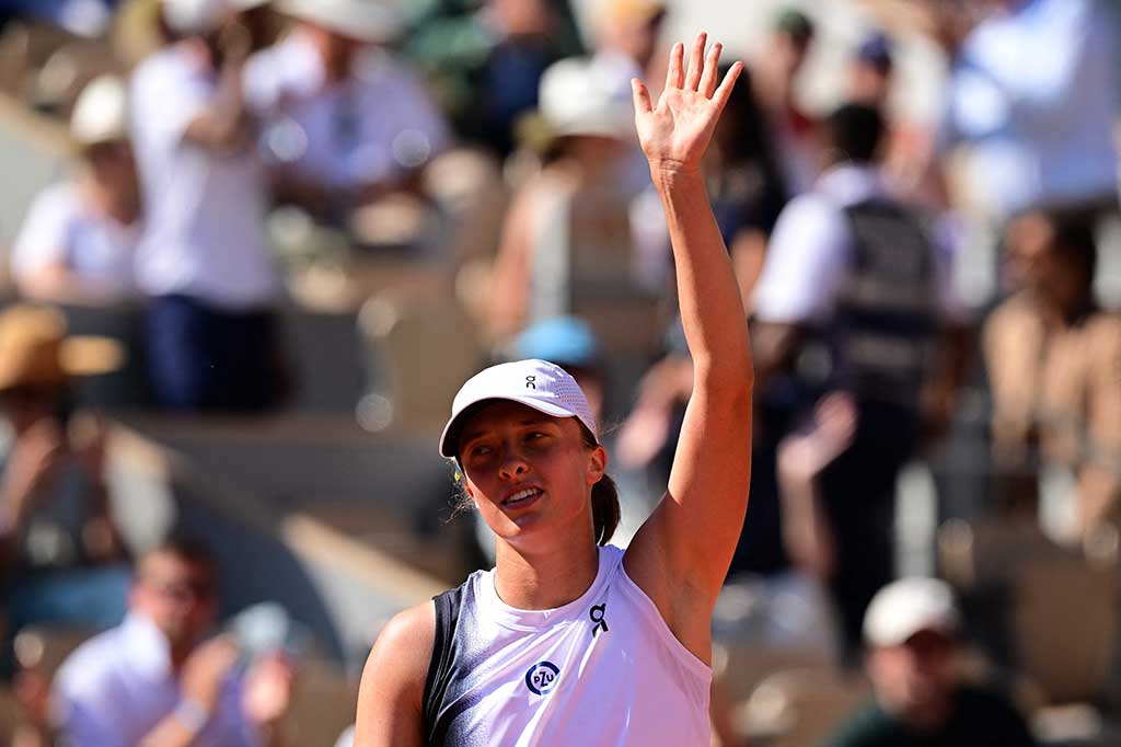  Iga Swiatek mempertahankan upayanya untuk menjadi petenis putri pertama yang berhasil mempertahankan gelar French Open dalam 16 tahun dengan melaju ke babak ketiga, Kamis, 1 Juni 2023 waktu setempat.
