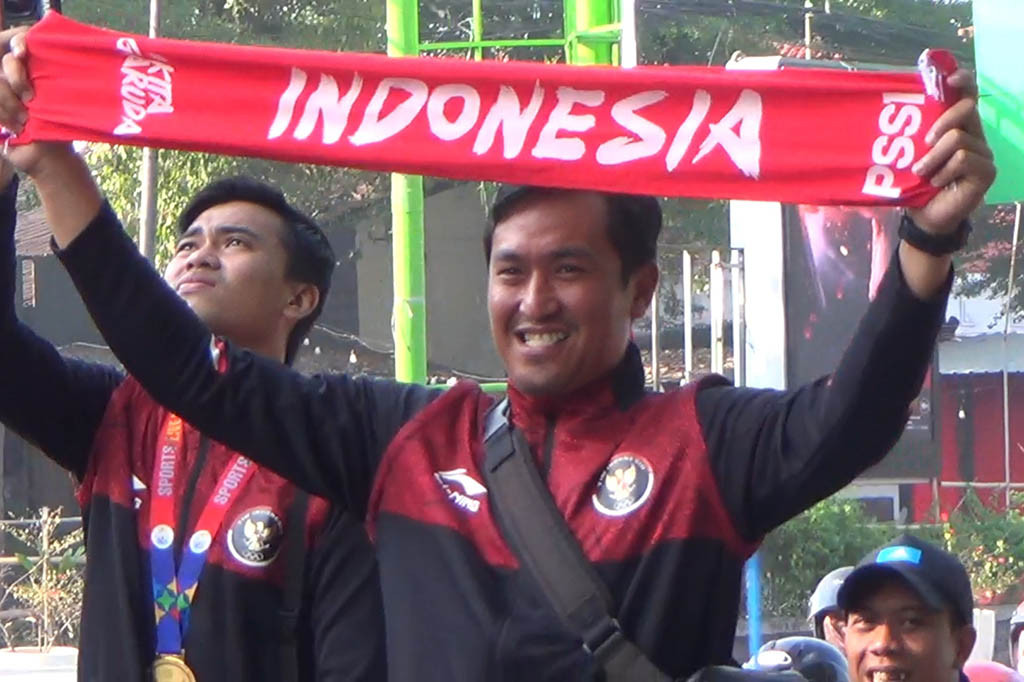 Selain itu Mohammad Ashfiya cabor voli pantai medali emas, Hernanda Zulfi cabor bola voli medali emas, dan Fahreza Rakha Abhinaya cabor bola voli medali perak. Dua lagi Dea Salsabila Putri cabor aquathlon medali perunggu, serta Beatrice Gumulya cabor tenis medali satu emas dan dua perunggu.