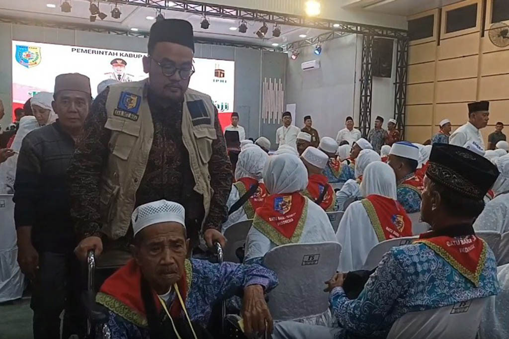 Pelepasan jemaah calon haji asal Batubara ini dipimpin langsung Bupati Batubara, Zahir, yang digelar di Pendopo Perjuangan, Kecamatan Datuk Lima Puluh, Minggu, 4 Juni 2023 siang.