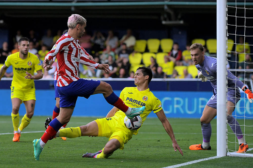 Atletico tidak tinggal diam dan berhasil menyamakan kedudukan pada menit ke-18 usai umpan tendangan bebas Antoine Griezmann dapat dimaksimalkan menjadi gol oleh Angel Correa sehingga skor kembali sama kuat 1-1.
