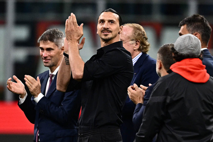 Zlatan Ibrahimovic menutup kariernya yang panjang dan penuh trofi pada hari Minggu, 4 Juni 2023 ketika ia tiba-tiba mengumumkan pengunduran dirinya dari sepak bola.