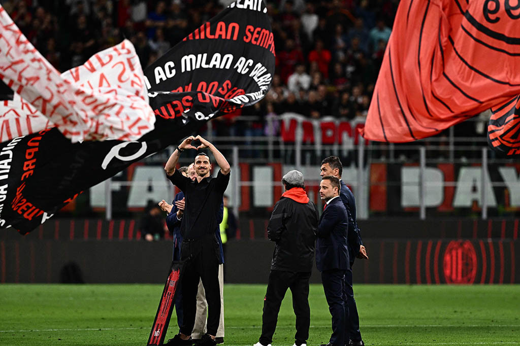 Striker veteran Ibrahimovic mengungkapkan keputusannya untuk berhenti dari permainan selama upacara di lapangan menyusul kemenangan 3-1 AC Milan atas Verona.