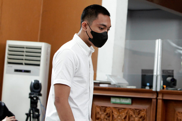 Terdakwa Mario Dandy dan Shane Lukas menjalani sidang perdana kasus penganiayaan terhadap David Ozora Latumahina dengan agenda pembacaan dakwaan.