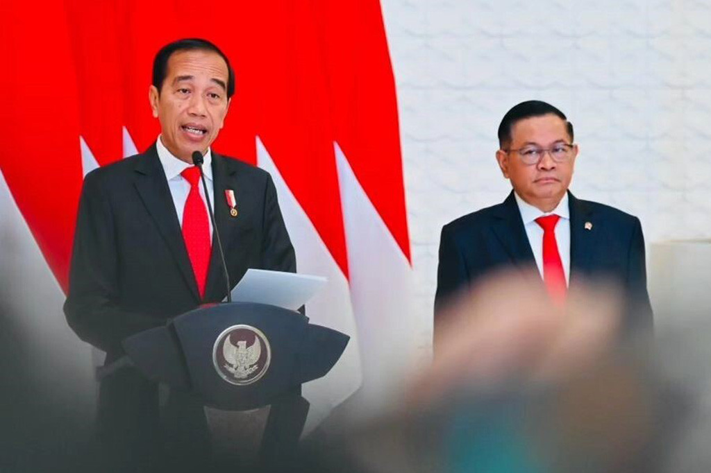 Presiden Joko Widodo didampingi Ibu Negara Iriana Joko Widodo bertolak dari Pangkalan TNI AU Halim Perdanakusuma, Jakarta, Rabu, 7 Juni 2023, untuk melakukan lawatan singkat ke Singapura dan Malaysia.