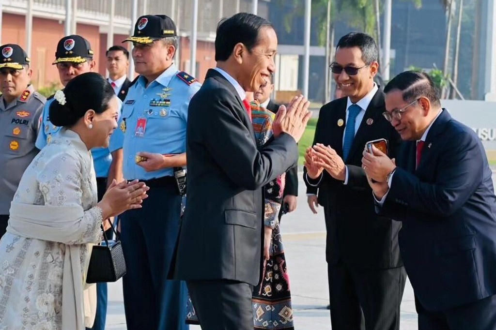 Di Singapura, Kepala Negara akan menjadi pembicara dalam forum Ecosperity Week 2023. Pertemuan yang diadakan oleh Temasek Foundation itu akan dihadiri banyak kalangan, mulai dari investor, akademisi, dan dari pemerintah.