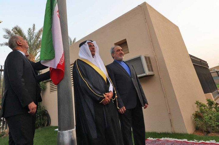 Iran pada Selasa, 6 Juni 2023, membuka kembali kedutaan besarnya di ibukota Arab Saudi, Riyadh, setelah tujuh tahun tutup karena konflik diplomatik.