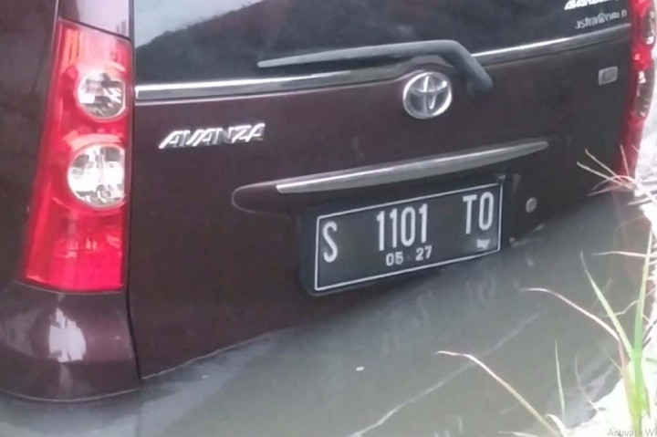 Meski begitu, tidak ada korban jiwa dalam kecelakaan ini. Penumpang minibus yang berjumlah dua orang hanya mengalami lecet dibagian tangan dan kaki.