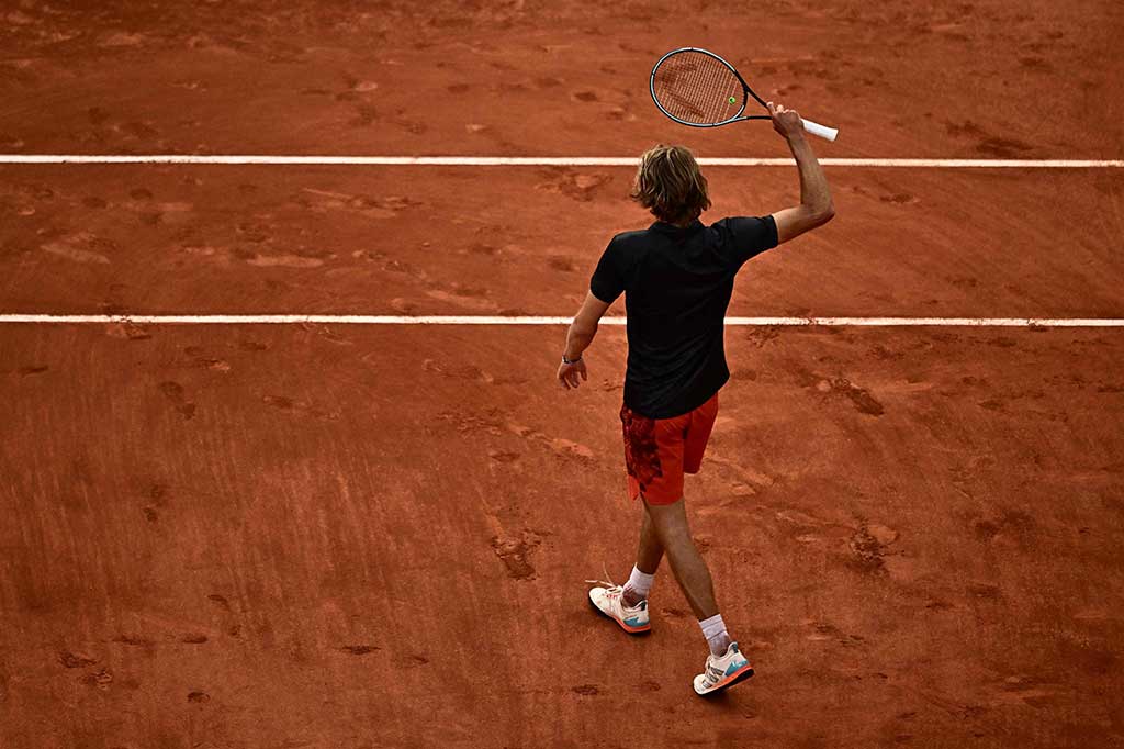 Petenis Jerman peringkat 27 dunia Zverev selanjutnya akan menghadapi Casper Ruud, runner-up 2022, untuk memperebutkan tempat di final hari Minggu.