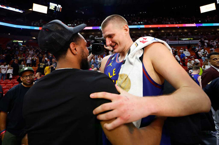 Denver Nuggets berbalik unggul dengan skor 2-1 atas Miami Heat setelah meraih kemenangan di game ketiga NBA Finals dengan skor 109-94 di Kaseya Center, Kamis, 8 Juni 2023 WIB.