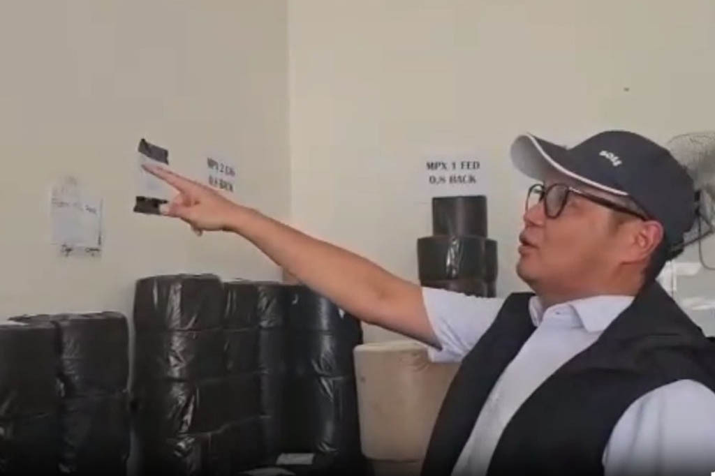 Tak jauh dari lokasi ini, petugas kembali menemukan enam gudang penyimpanan oli palsu, di kawasan pergudangan industri Legudi Bussines Park, Gresik. Sama seperti pada gudang pertama, di dalam enam gudang ini polisi juga menemukan puluhan ribu botol oli palsu, stiker, botol kosong, hingga sejumlah mesin produksi. dari hasil penyelidikan, petugas kemudian bergerak ke kawasan pergudangan Satria Eco Park, Sidoarjo, Jawa Timur. Di sini petugas kembali menemukan dua gudang yang dijadikan tempat penyimpanan dan pembuatan oli palsu.