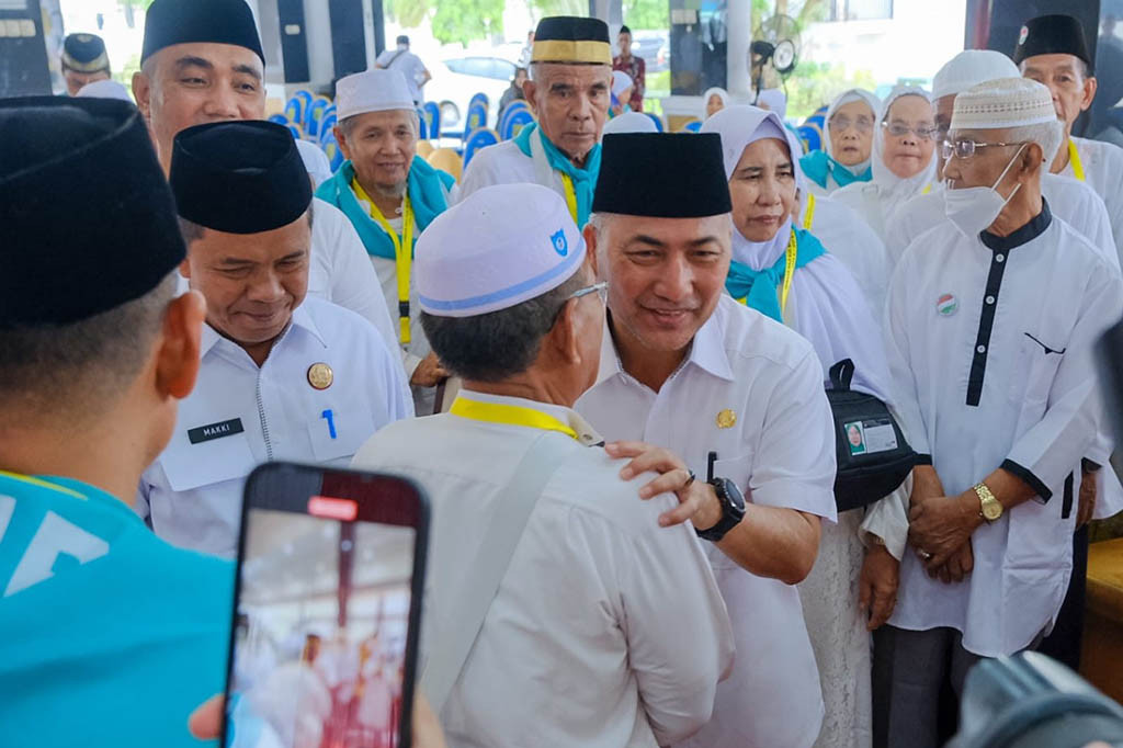 Apalagi cuaca di Arab Saudi diinformasikan sangat panas, sehingga jemaah akan mudah terpapar sinar matahari dan rentan terkena penyakit, terutama jemaah lansia.