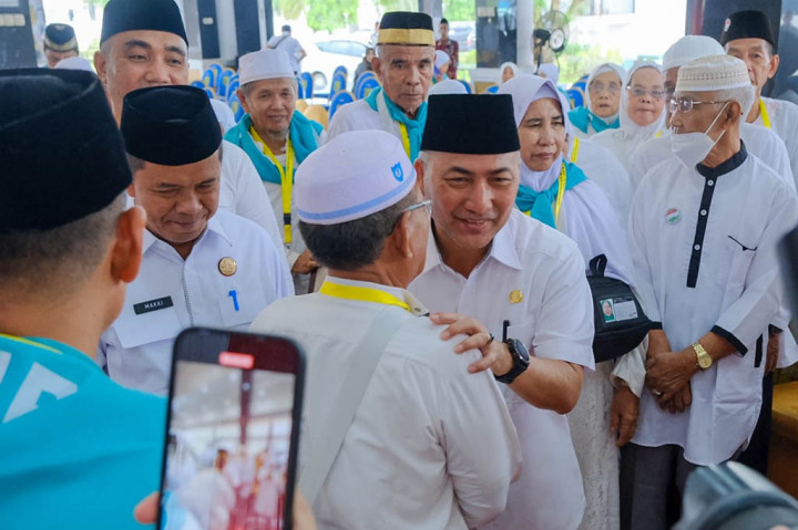 Apalagi cuaca di Arab Saudi diinformasikan sangat panas, sehingga jemaah akan mudah terpapar sinar matahari dan rentan terkena penyakit, terutama jemaah lansia.