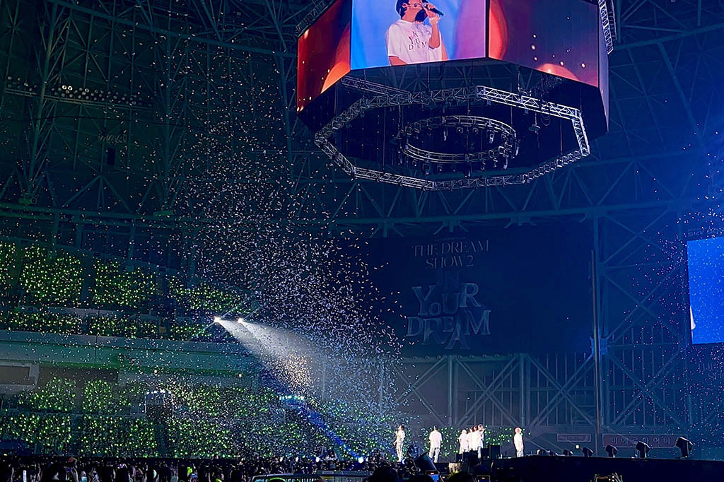 Suasana di dalam Gocheok Sky Dome ketika NCT Dream menyanyikan lagu ‘Dear Dream’.