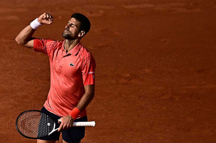 Djokovic, juara Roland Garros dua kali, akan memecahkan rekor yang dia pegang bersama Rafael Nadal untuk gelar Grand Slam petenis putra terbanyak jika dia mengalahkan Casper Ruud di final, Minggu, 11 Juni. Ruud melaju ke partai puncak usai menundukkan Alexander Zverev 6-3, 6-4, 6-0.