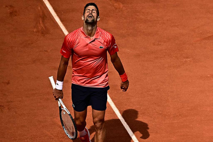 Petenis Serbia berusia 36 tahun itu juga dapat mengungguli Nadal sebagai pemenang tertua dalam turnamen dan mendapatkan kembali peringkat nomor satu dari Alcaraz.