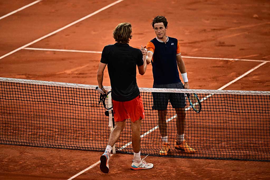 Ruud mengalahkan Zverev 6-3, 6-4, 6-0 untuk mencapai final Grand Slam ketiga dalam lima turnamen terakhirnya.