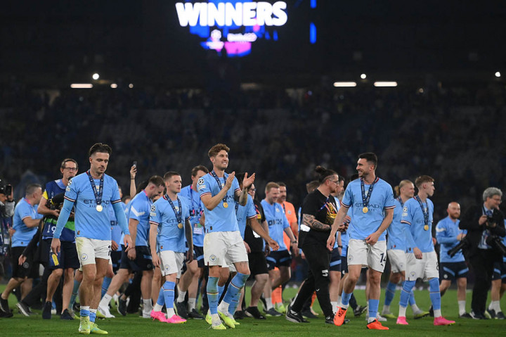 Manchester City mengambil inisiatif menyerang terlebih dahulu dan sempat memberikan ancaman melalui tendangan Haaland yang masih dapat dihalau Andre Onana.