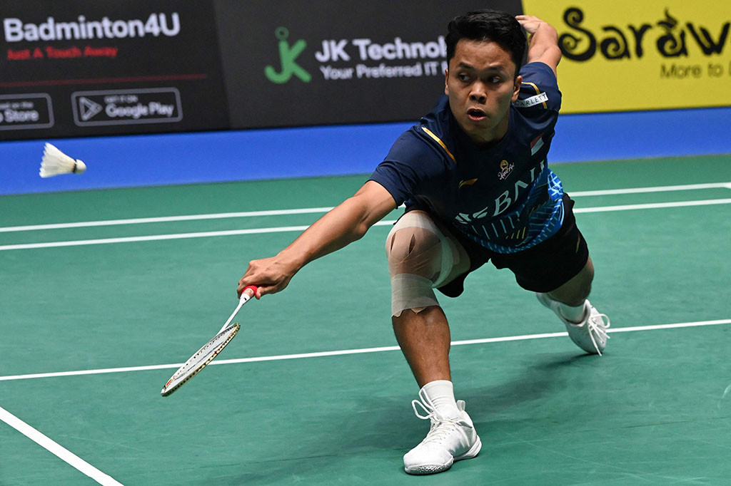 Ginting mengalahkan pebulu tangkis asal Denmark itu dengan dua gim langsung 21-16, 21-13 dalam laga yang berlangsung selama 40 menit.