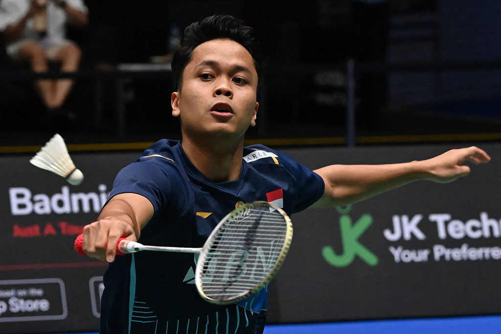 Tim bulu tangkis Indonesia memboyong satu gelar juara dari turnamen Singapore Open 2023 setelah tunggal putra Anthony Sinisuka Ginting mempertahankan gelarnya berkat kemenangannya atas Anders
Antonsen pada pertandingan final di Singapura, Minggu, 11 Juni 2023.