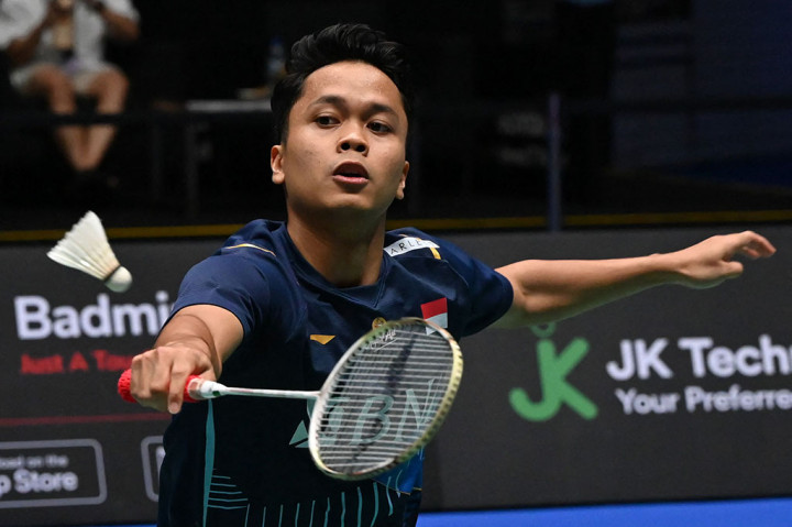 Tim bulu tangkis Indonesia memboyong satu gelar juara dari turnamen Singapore Open 2023 setelah tunggal putra Anthony Sinisuka Ginting mempertahankan gelarnya berkat kemenangannya atas Anders
Antonsen pada pertandingan final di Singapura, Minggu, 11 Juni 2023.