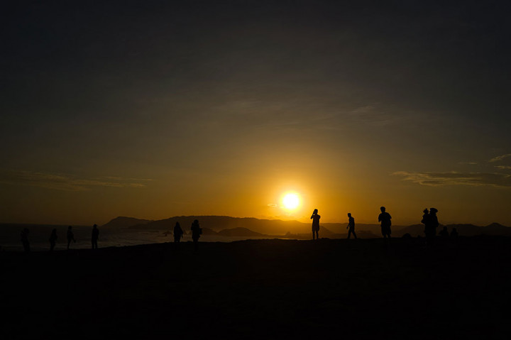 Berjarak sekitar 12 menit berkendara dari Sirkuit Mandalika, Bukit Merese wajib masuk ke dalam daftar tempat yang harus Anda datangi.